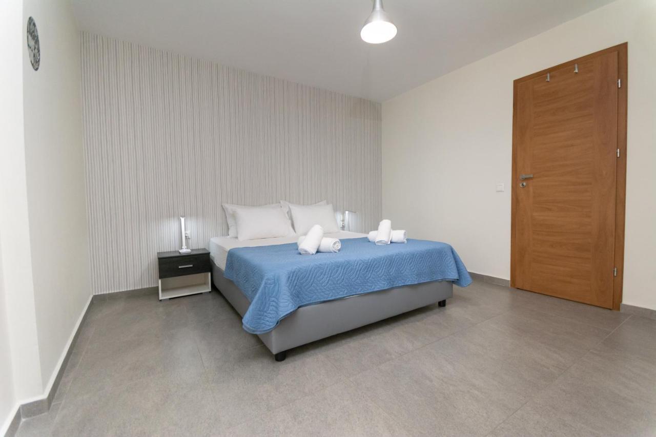 Spacious Fully Equipped 3Bd 2Bath Apt In The Heart Of City With Balconies Ac And Fast Wifi #1 Ираклио Екстериор снимка