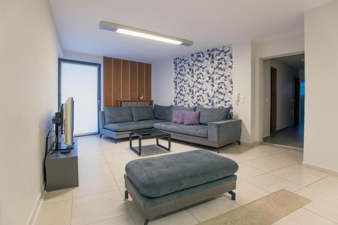 Spacious Fully Equipped 3Bd 2Bath Apt In The Heart Of City With Balconies Ac And Fast Wifi #1 Ираклио Екстериор снимка