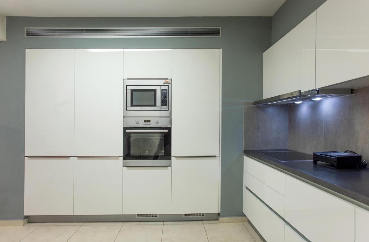 Spacious Fully Equipped 3Bd 2Bath Apt In The Heart Of City With Balconies Ac And Fast Wifi #1 Ираклио Екстериор снимка