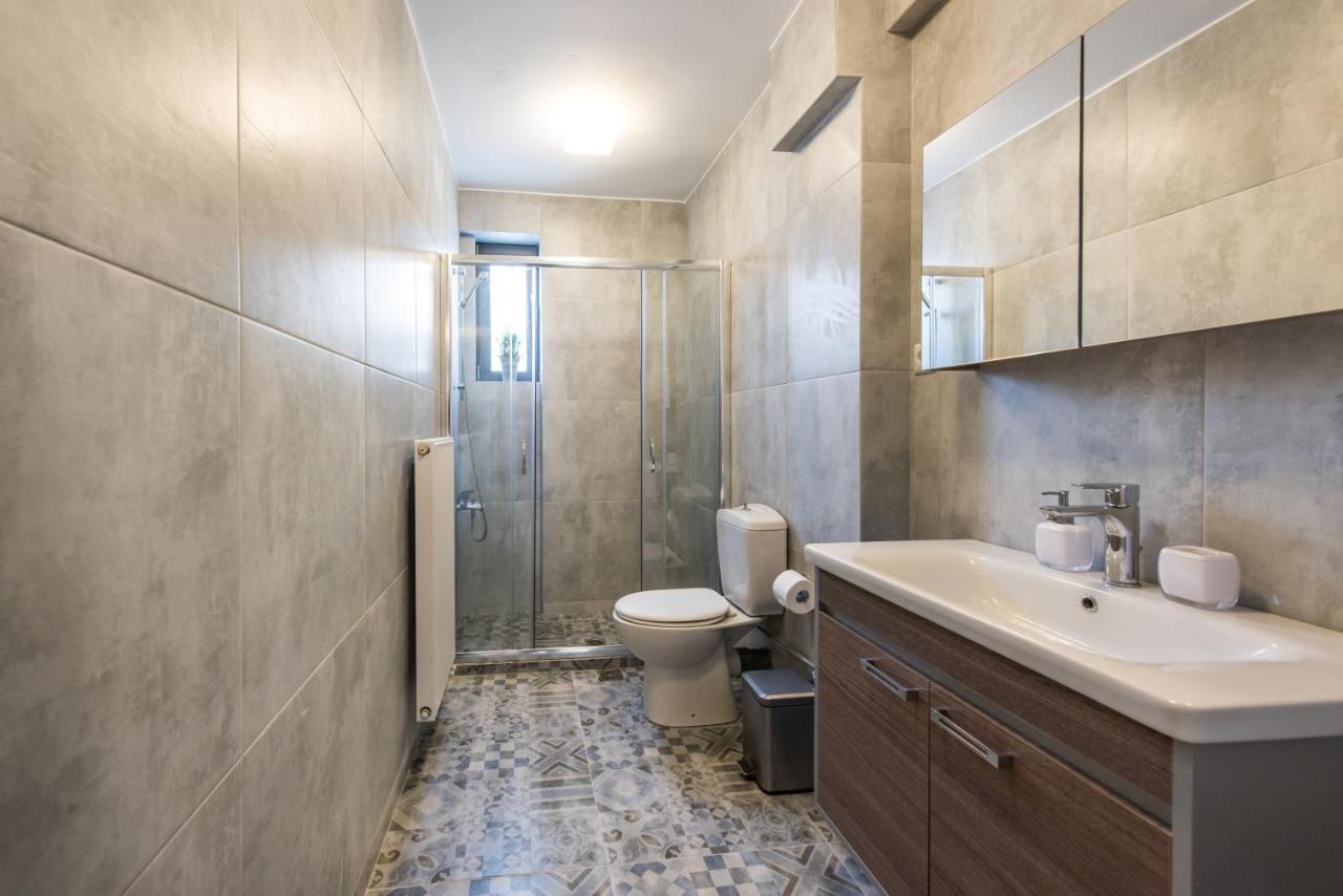 Spacious Fully Equipped 3Bd 2Bath Apt In The Heart Of City With Balconies Ac And Fast Wifi #1 Ираклио Екстериор снимка